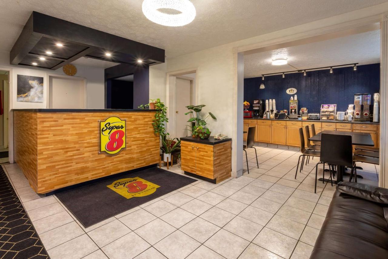 Super 8 By Wyndham Wooster Hotel Exterior photo