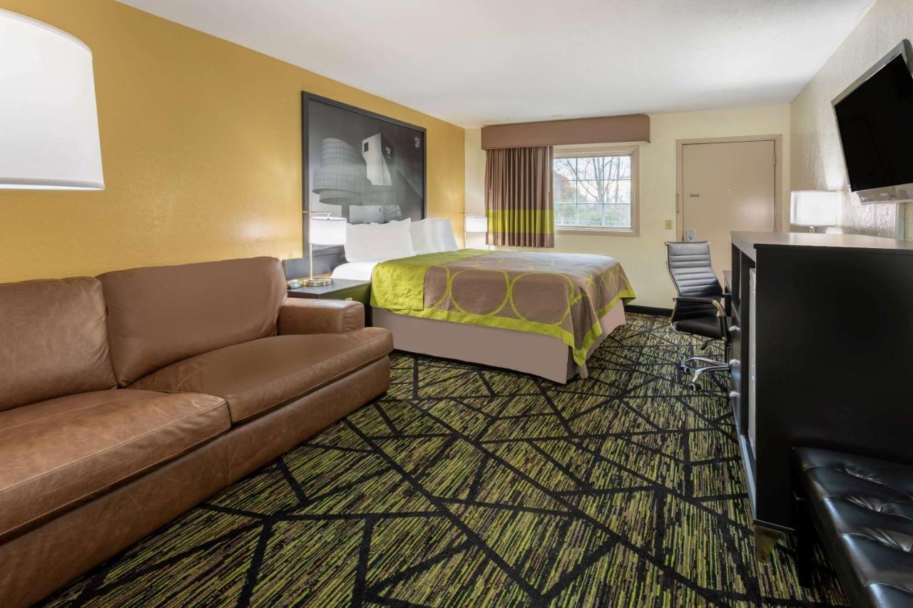 Super 8 By Wyndham Wooster Hotel Exterior photo
