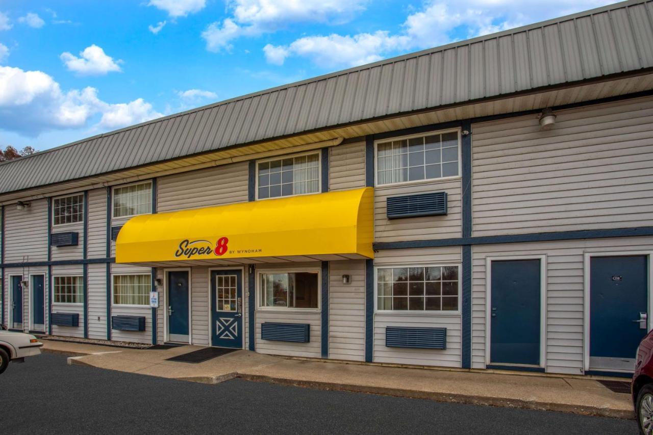 Super 8 By Wyndham Wooster Hotel Exterior photo