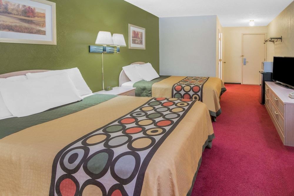 Super 8 By Wyndham Wooster Hotel Exterior photo