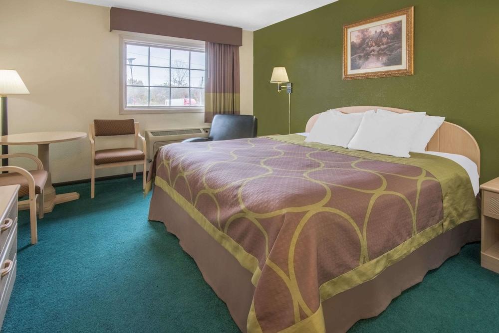 Super 8 By Wyndham Wooster Hotel Exterior photo
